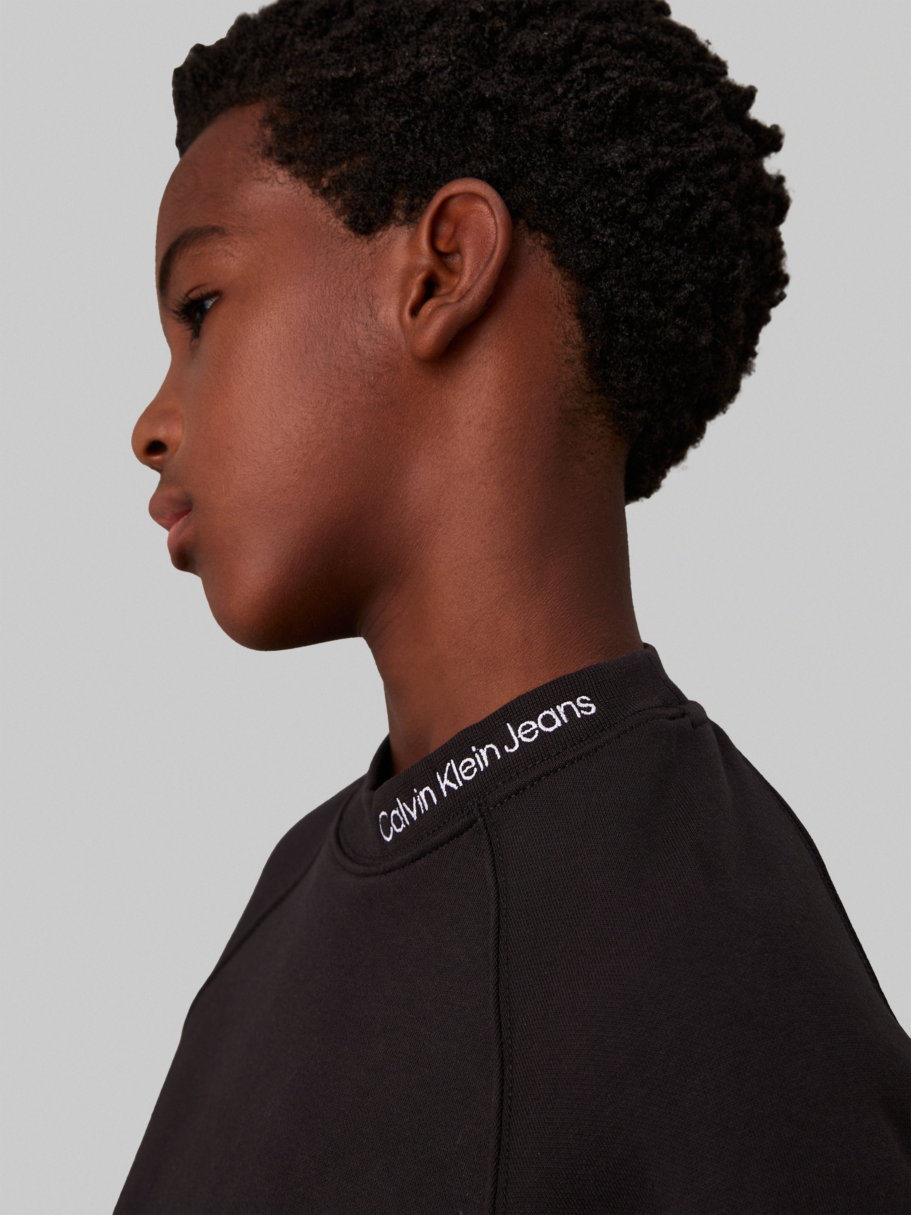 Boys Neck Embroidered Sweatshirt in Black
