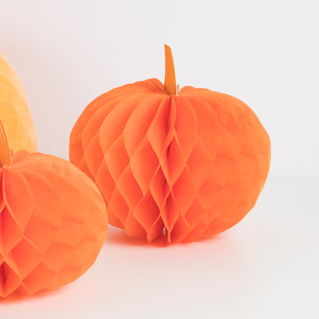 Honeycomb Pumpkins (10 Pack)